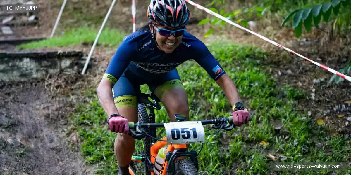 🚴 运动不止,探索无限可能,从一双专业跑鞋开始!👟